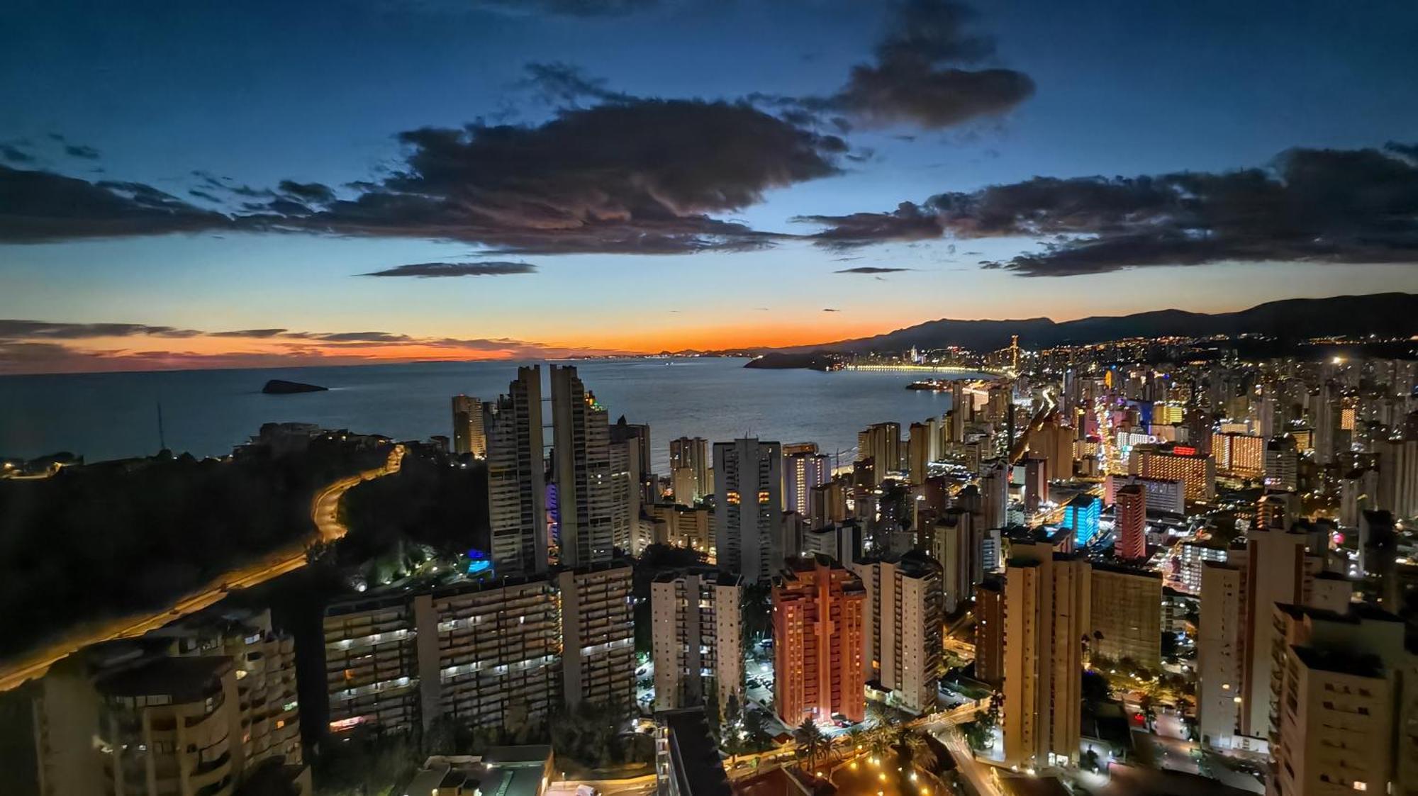 Apartamento Skyline Floor 28 Sea Views Benidorm Exterior foto